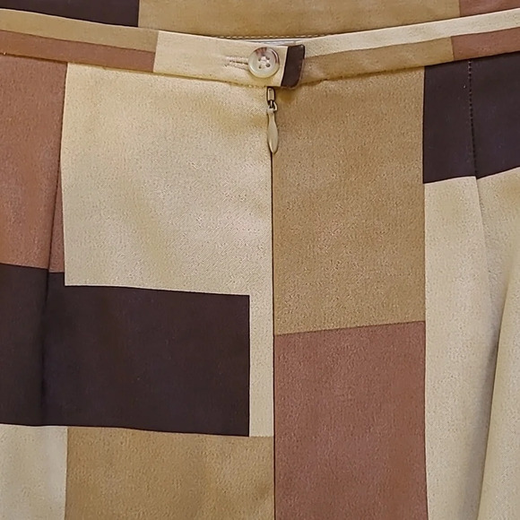 Womans Geometric Patterned Skirt - Brown and Tan - Picture 5 of 6